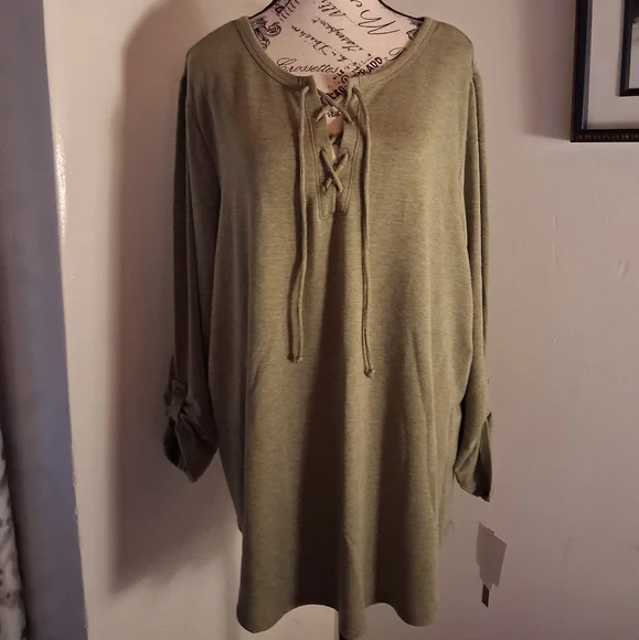 Sale NWT Tunic Blouse - Picture 1 of 11